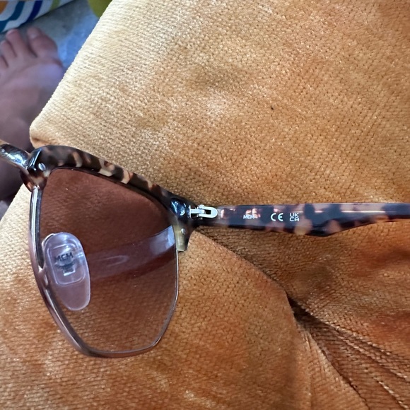 New🔥MCM Sunglasses - Picture 4 of 6